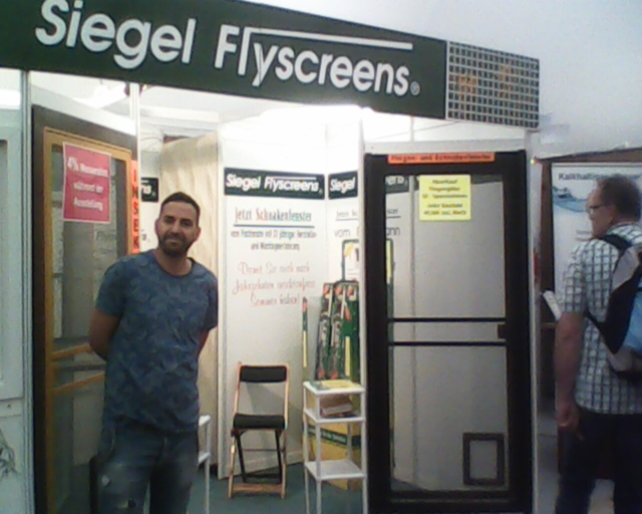 Firmenwagen Erkennung Siegel Flyscreens Ausstellungsstand
